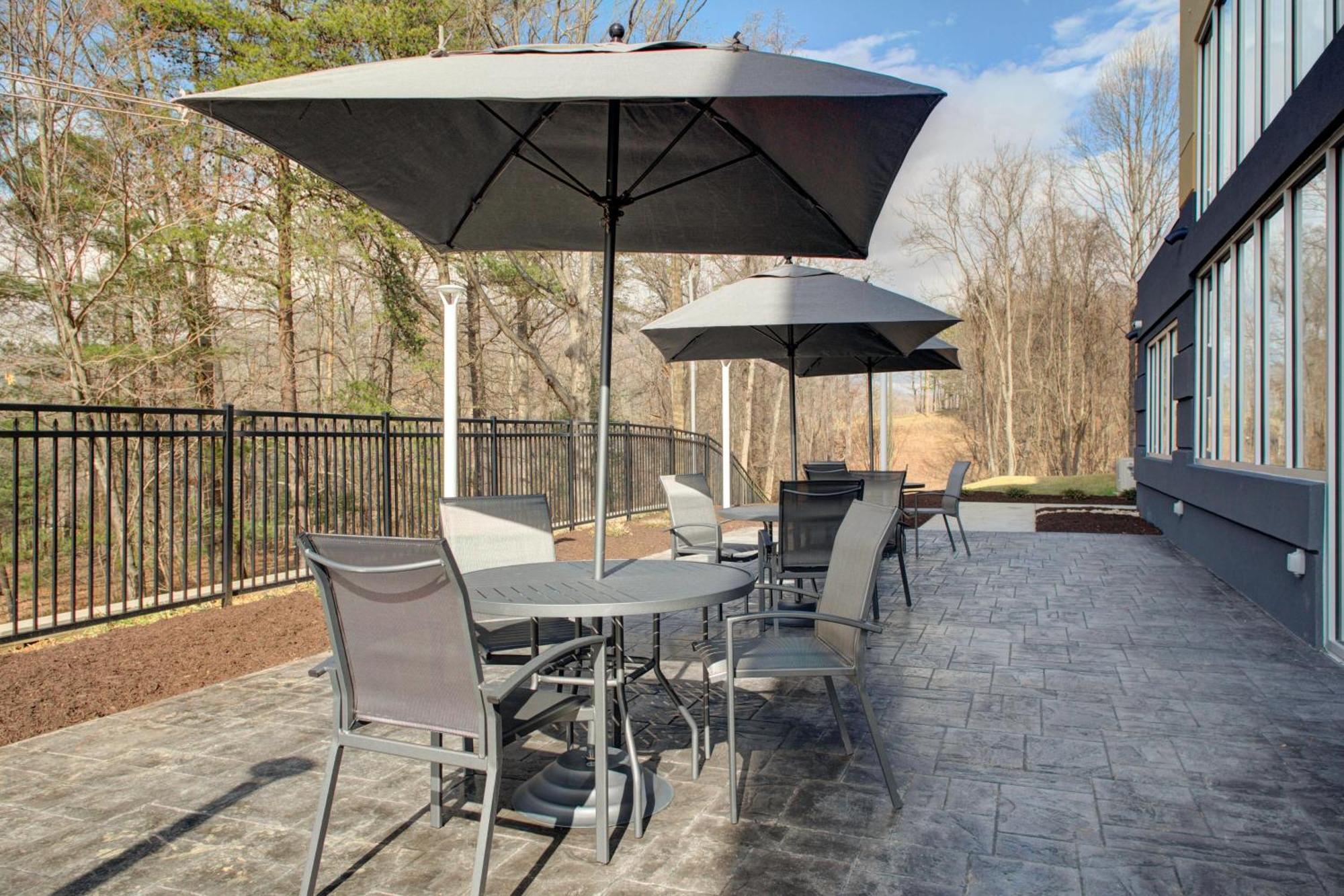 Fairfield Inn & Suites By Marriott Roanoke Salem Bagian luar foto